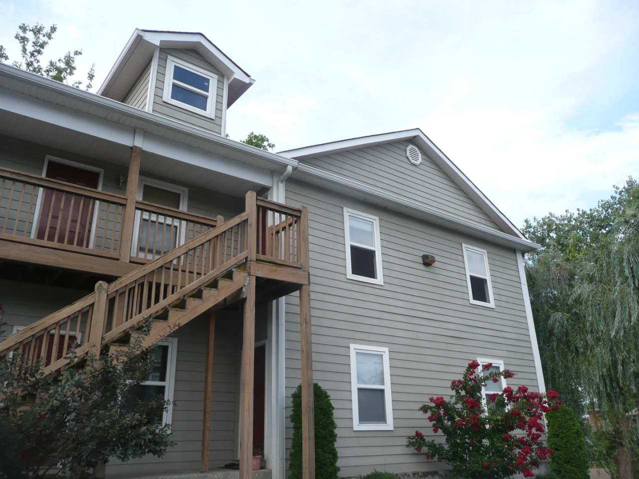 Great 2 Bedroom Condo off of Mellwood Ave