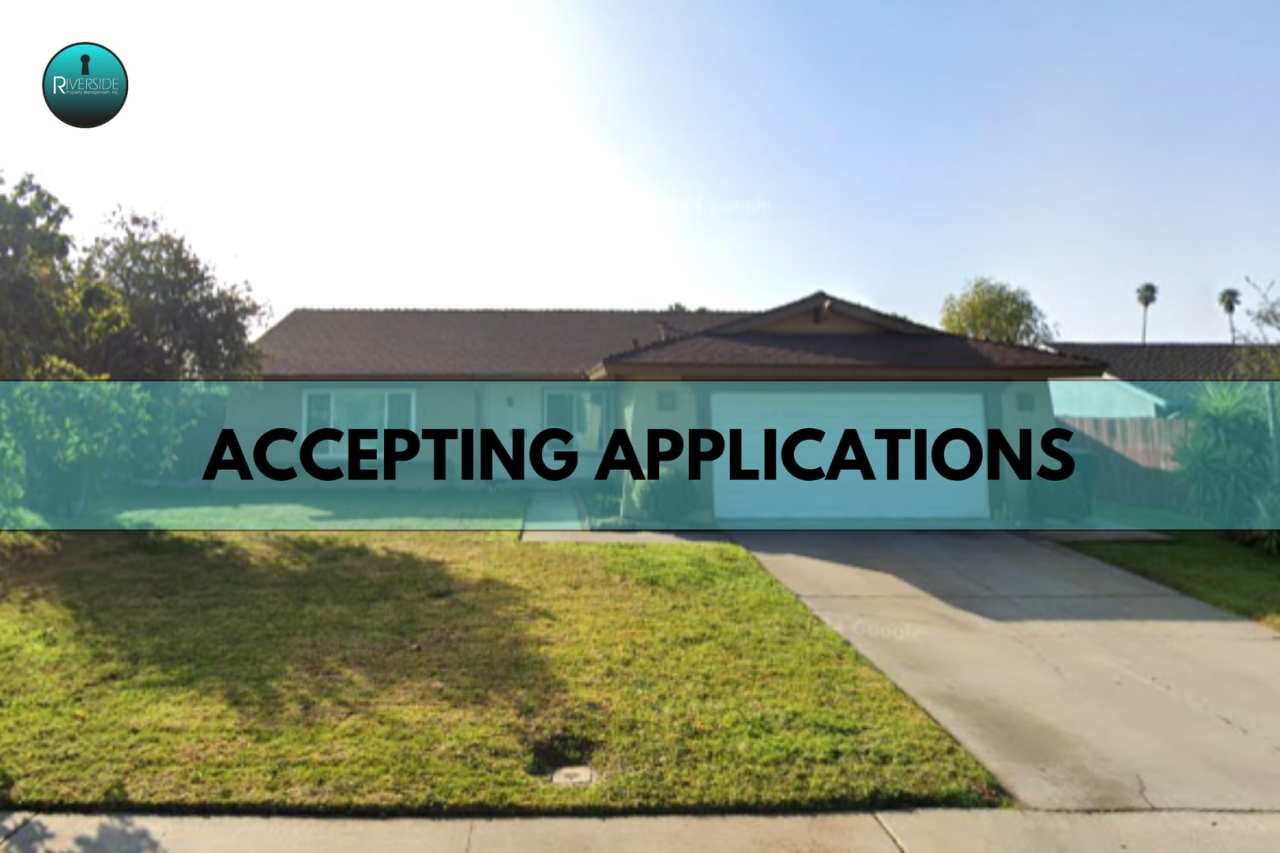 Beautiful home with no neighbors behind you!