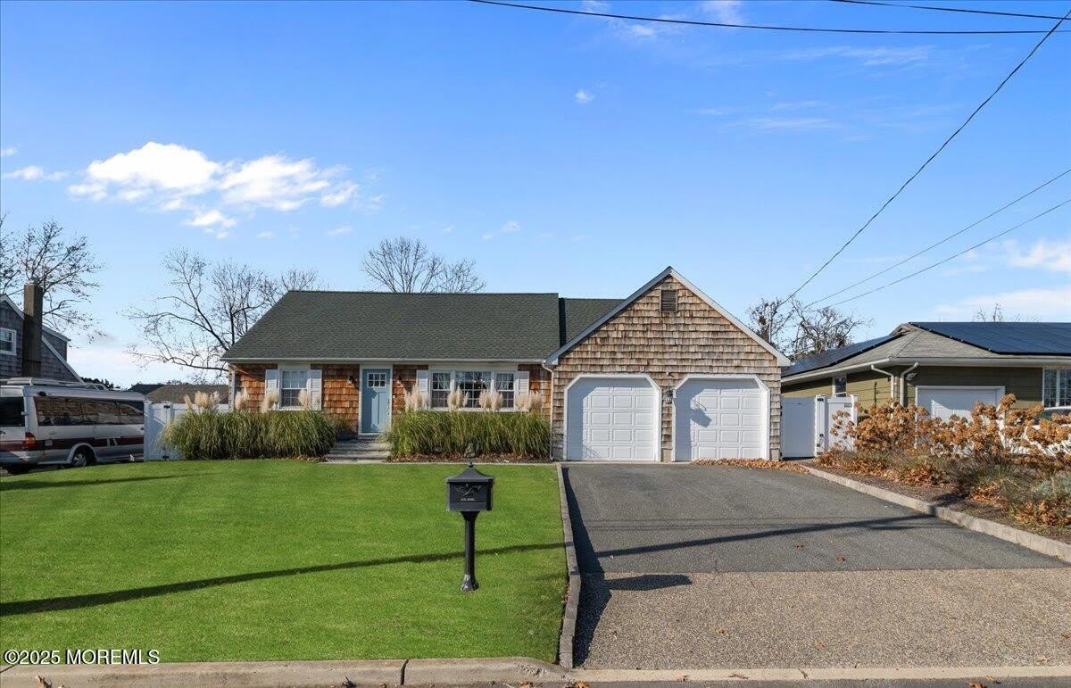 525 Riverwood Avenue