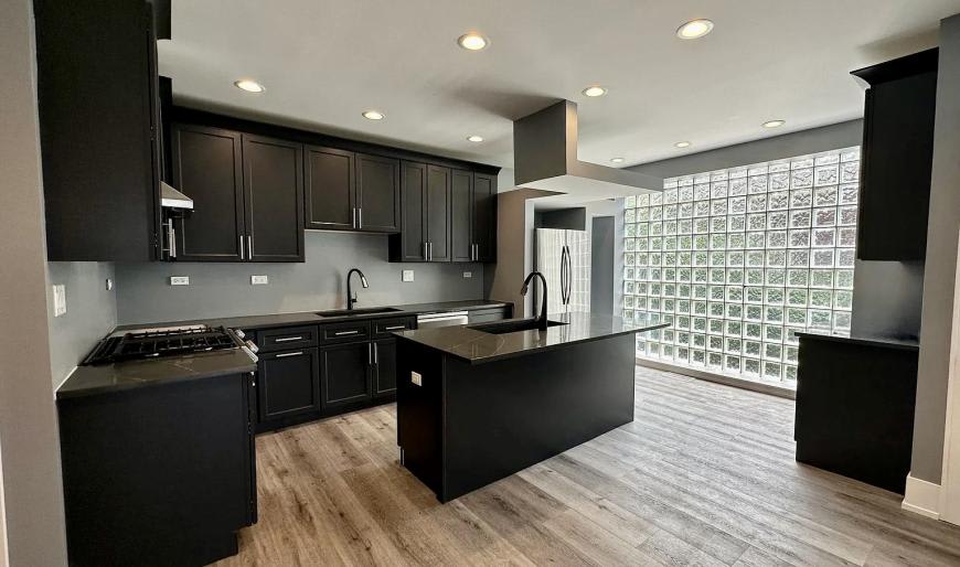 308 W Evergreen Avenue