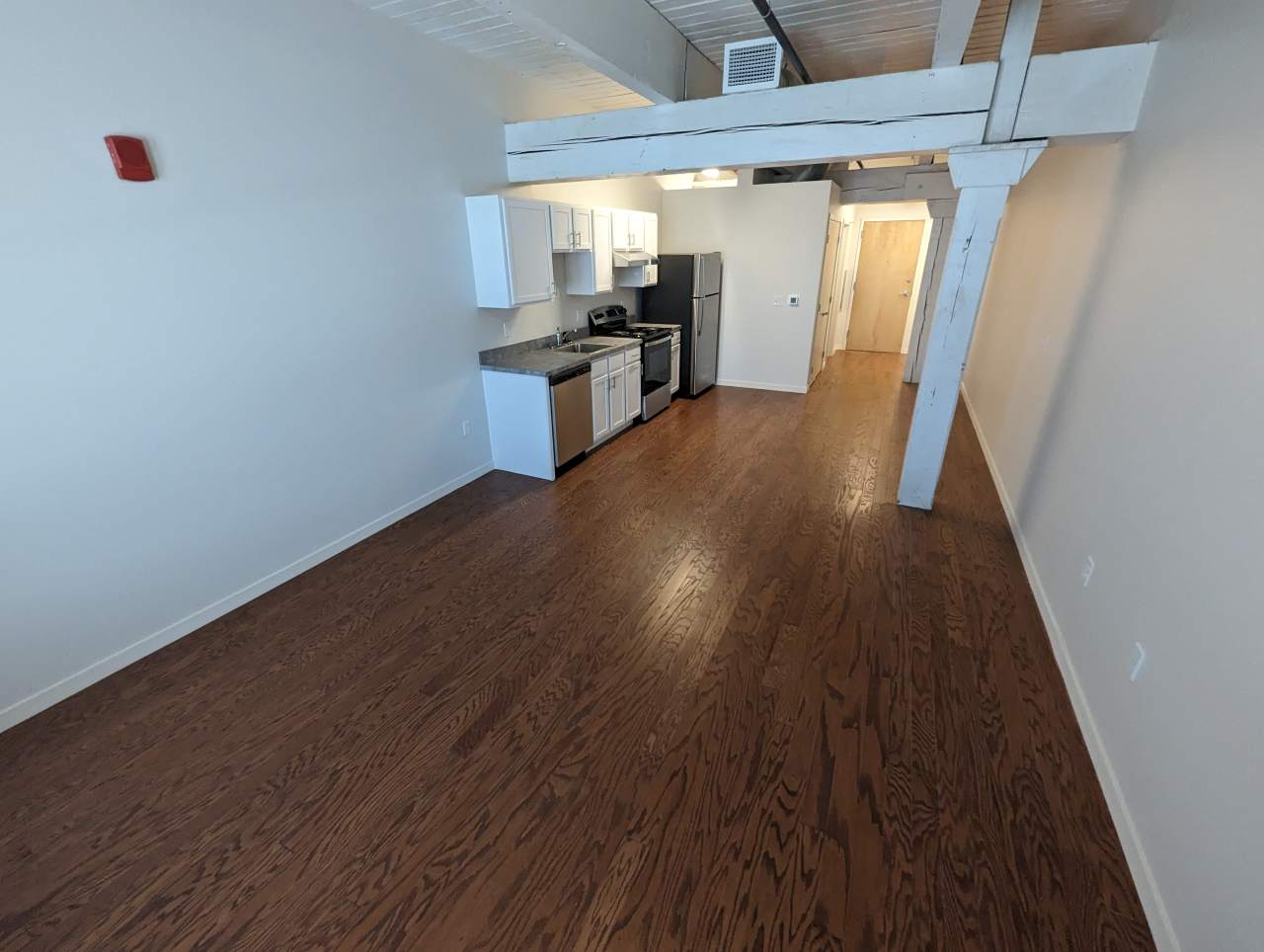 832 Commercial St
