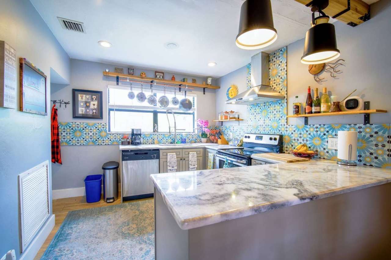 Charming House Furnished or Unfurnished 3 Bed 2 Bath