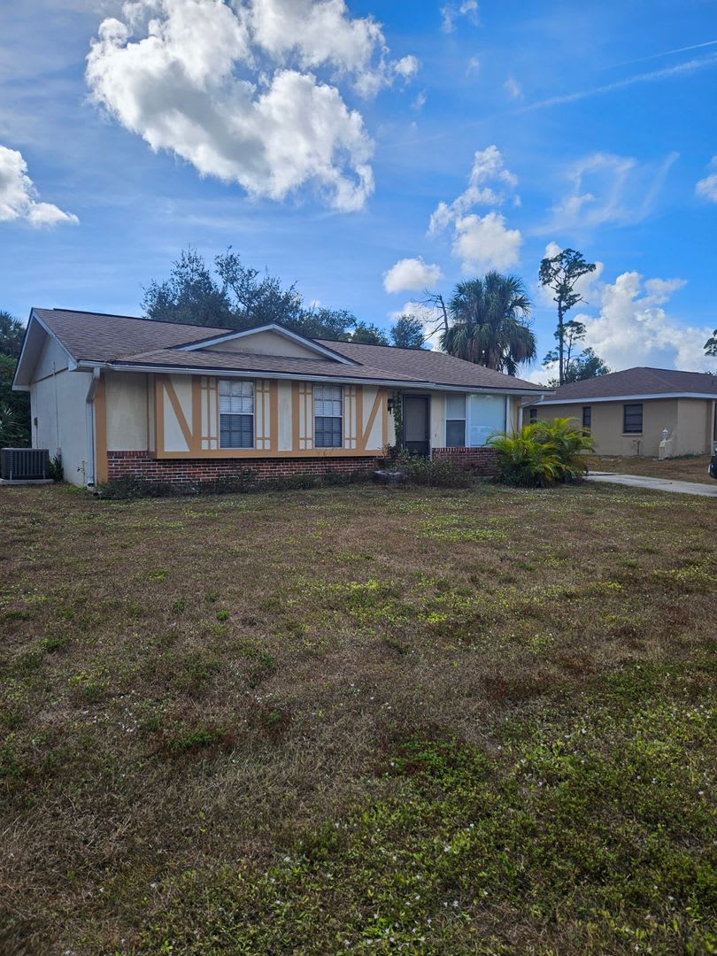Single Family Home in Port Charlotte