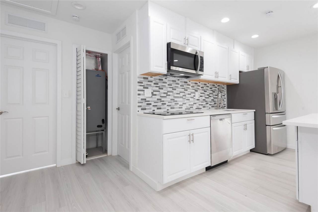 713 SW 4th Court, Hallandale Beach, FL 33009