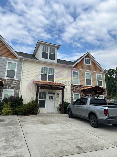 1704 Arbor Hills Dr SE