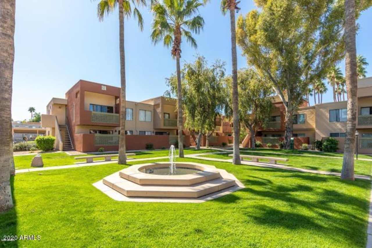 DEPOSIT FREE PROGRAM!! Remodeled 2 Bed, 2 Bath Scottsdale Condo