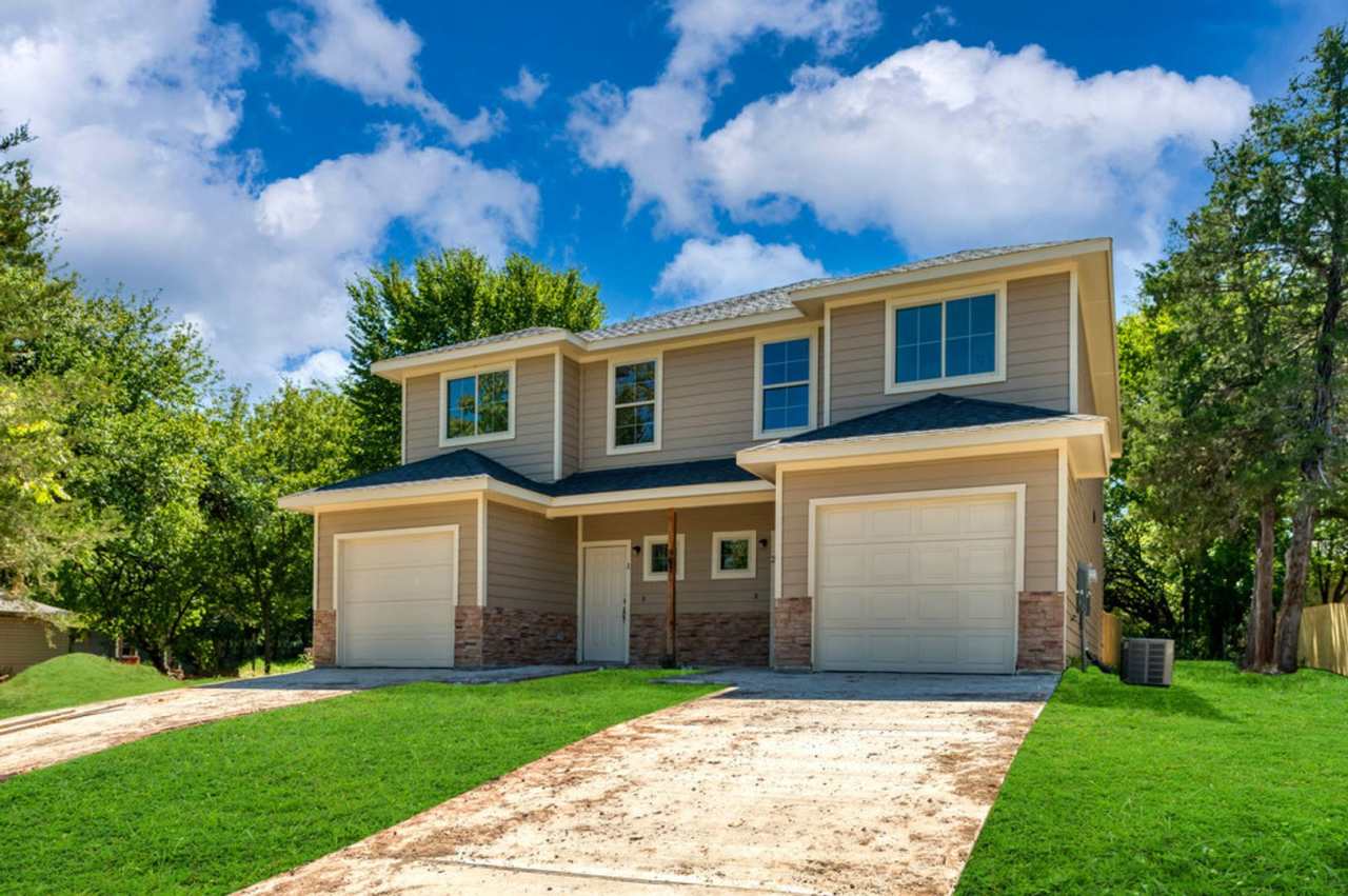 AVAILABLE NOW! 3 BEDROOM TRIPLEX LOCATED IN BONHAM, TEXAS!
