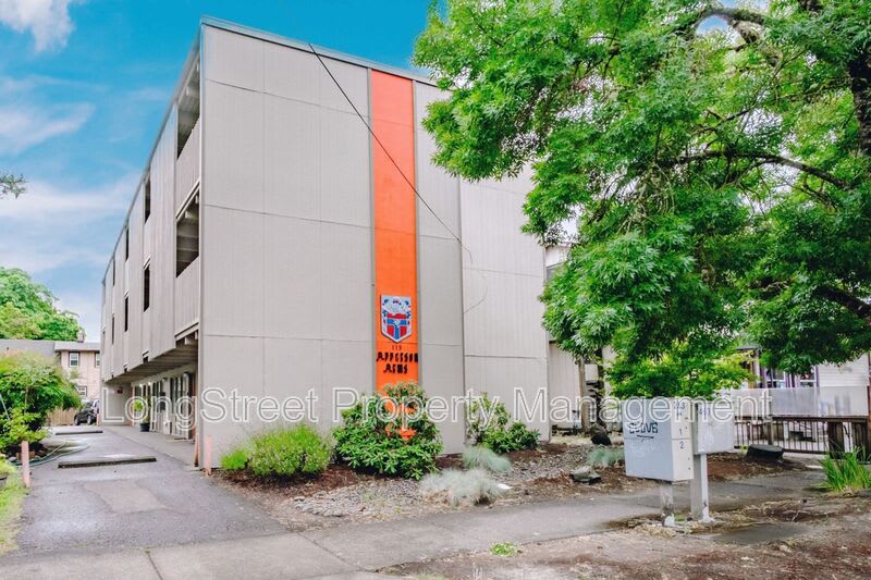 115 NW 15th St -Apt 33