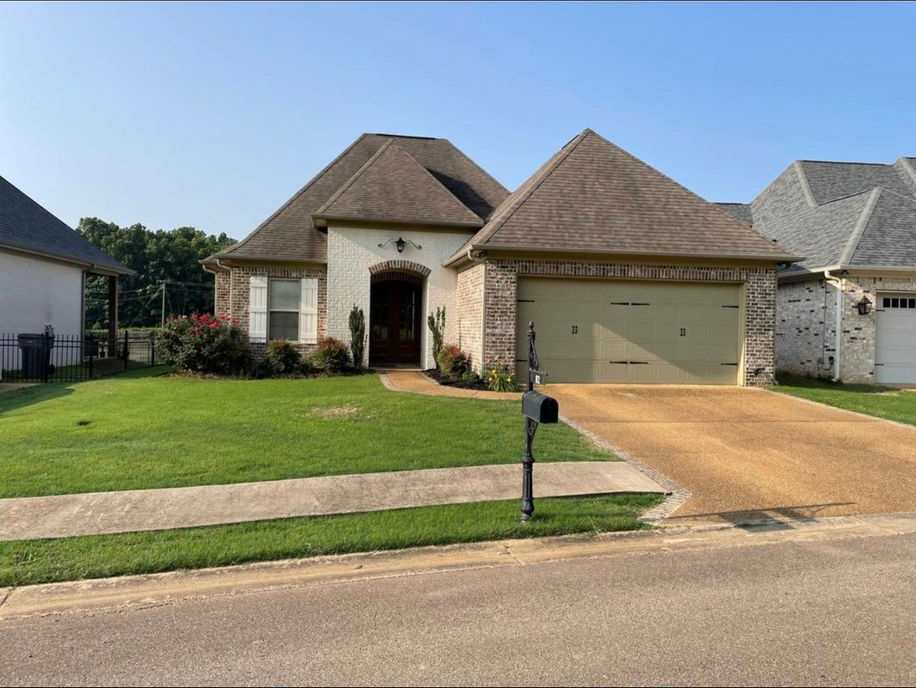 82 E. Briar Lake Drive