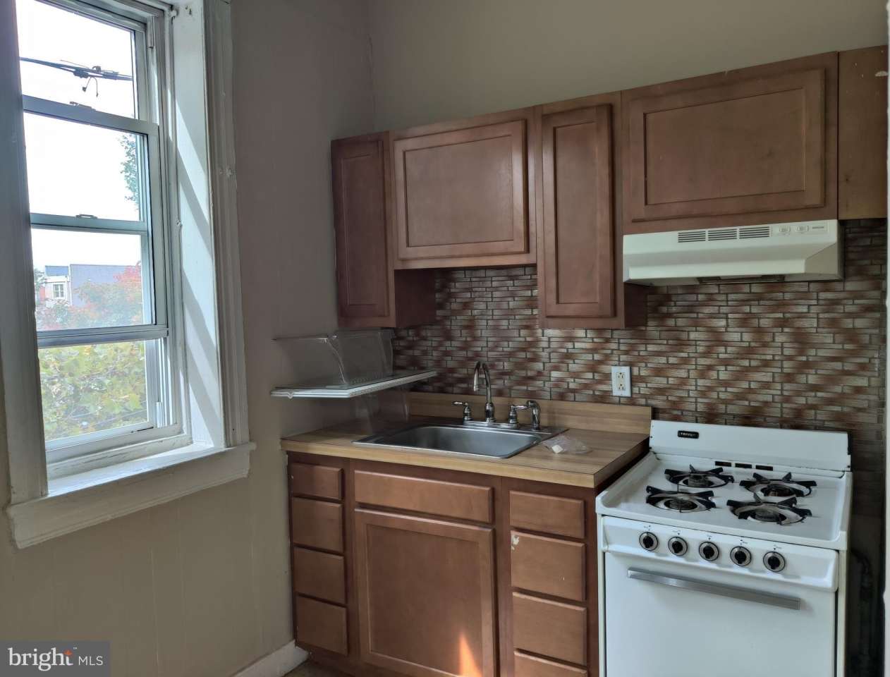 3639 SPRING GARDEN STREET