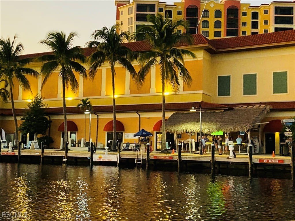 5865 Shell Cove Drive unit: 105