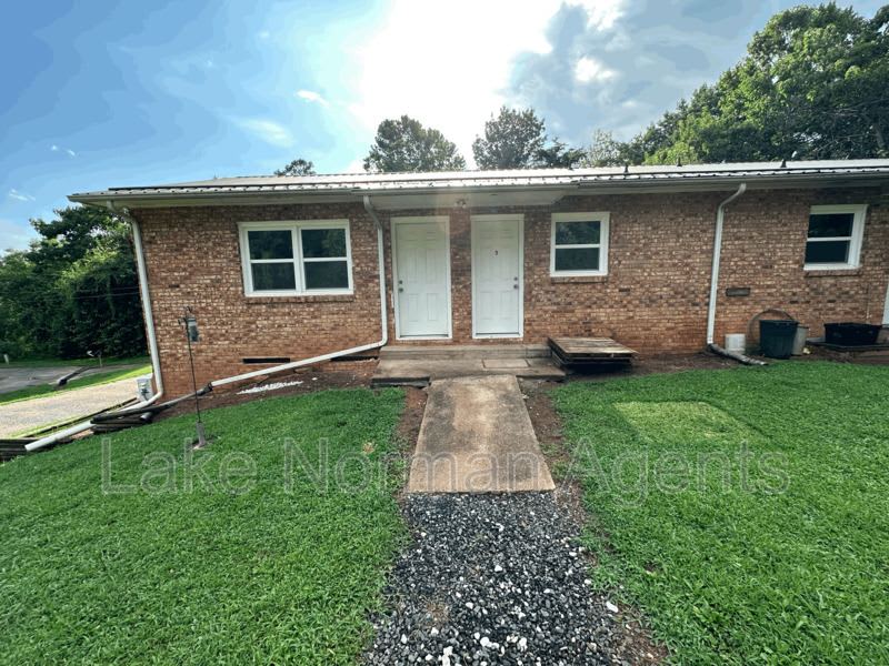 2320 Shade Tree St