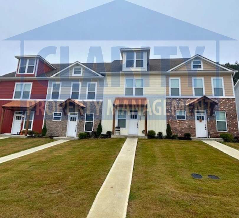 Three bedroom townhome w/ garage!