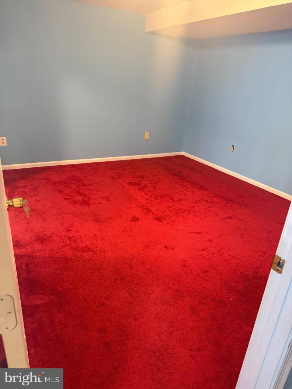 8523 SHORTHILLS Drive