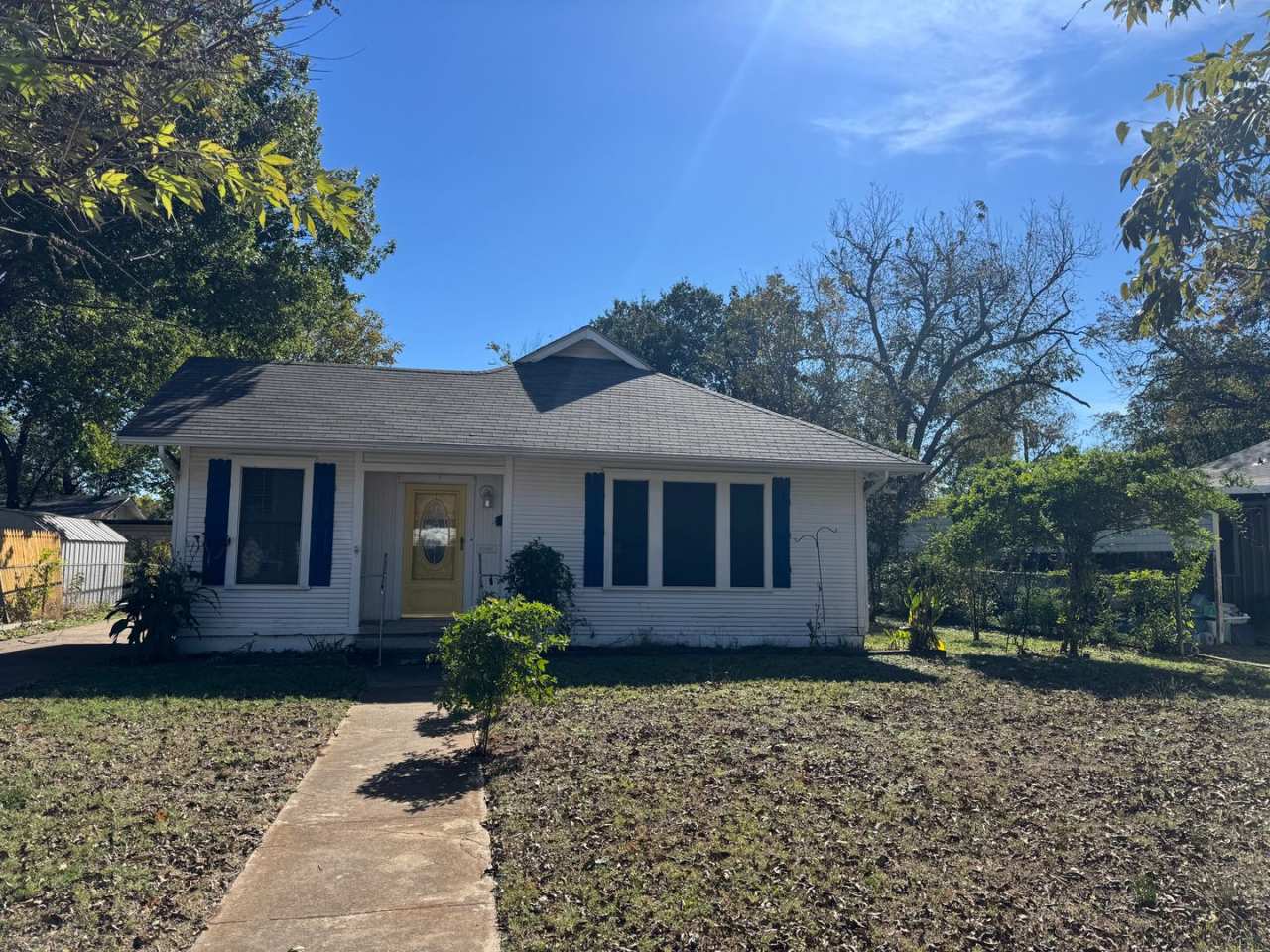 Adorable Cleburne Cottage