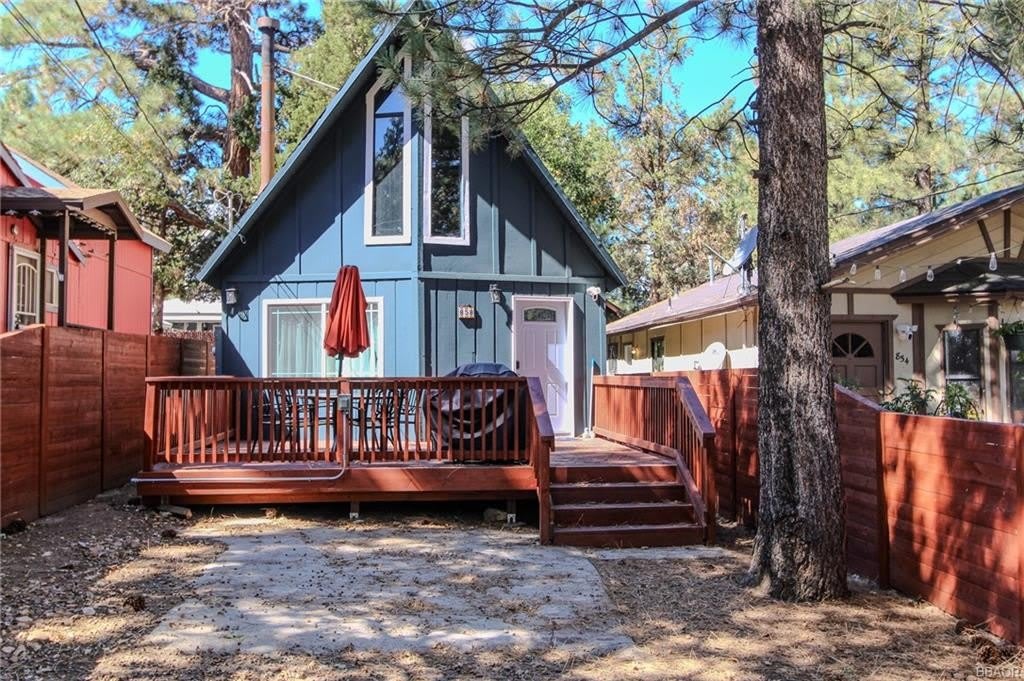 858 Los Angeles Avenue