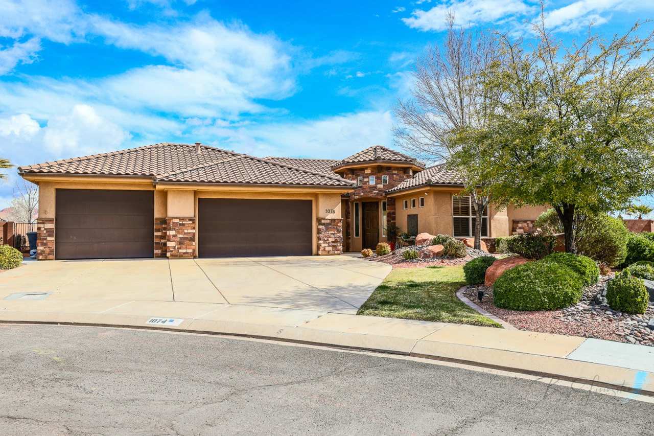 4 bed, 3 bath, 3 car garage furnished home for rent!