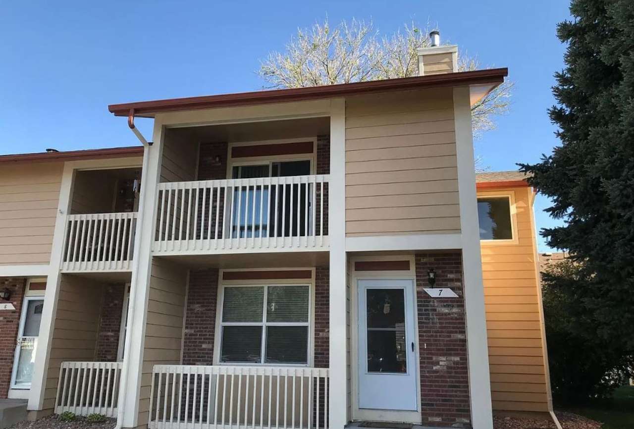 Spacious 3 bedroom fully remodeled townhome located in Northglenn