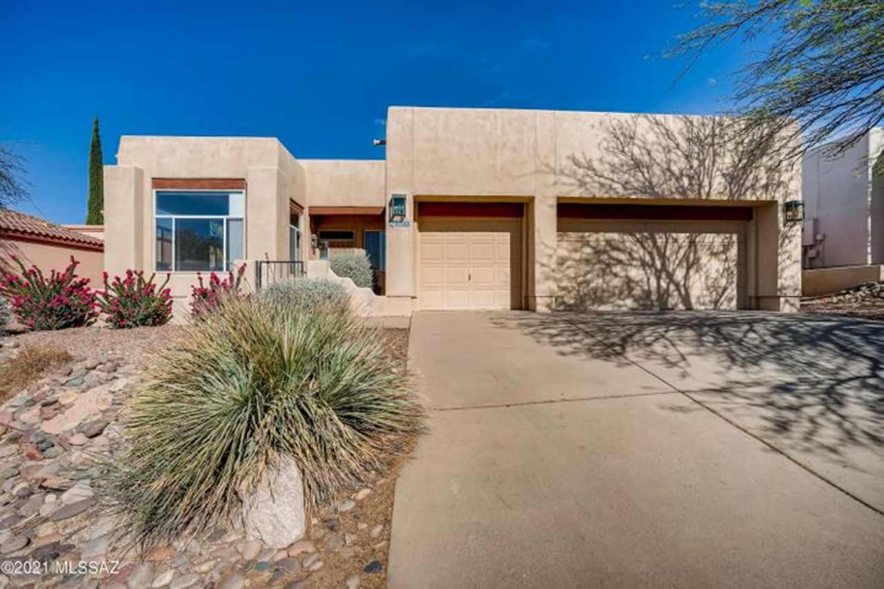 Great 3 Bedroom 2 Bath Home with Den  3 Car Garage in the Vicinity of Orange Grove  North 1st Ave.