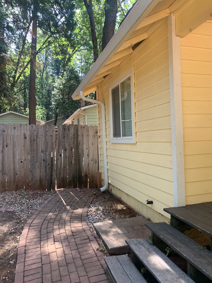 Beautiful Move in Ready 3 bedroom 2 bath home in Established neighborhood