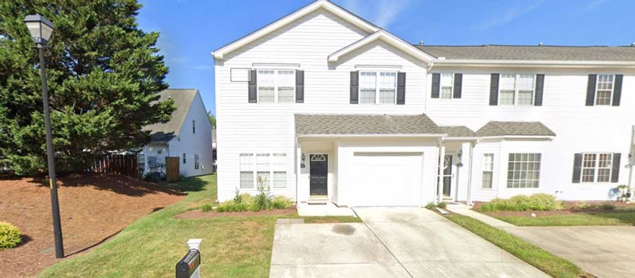 End unit townhome in Morrisville!