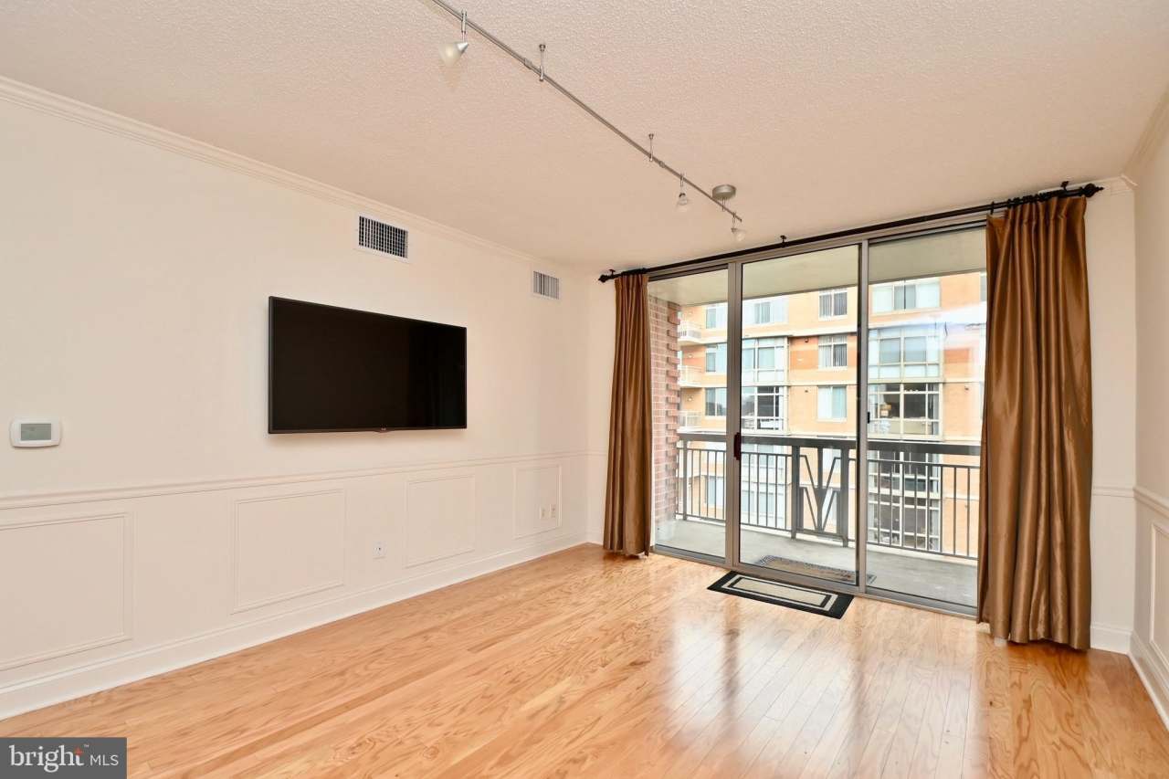 1020 N HIGHLAND Street unit: 807