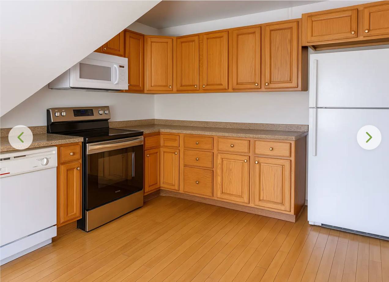 Fantastic Apt in Superb Location near Shopping, Public Transport and Campus. Spacious!