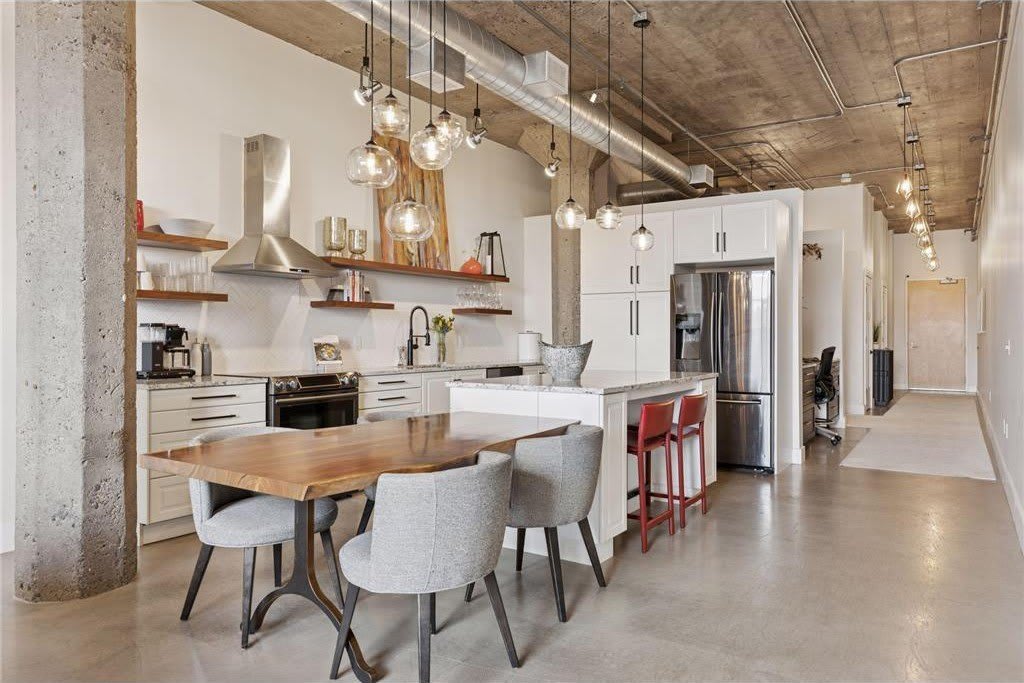 718 Washington Ave N