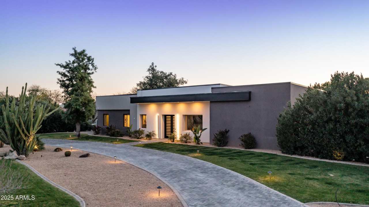 7417 E PARADISE Drive