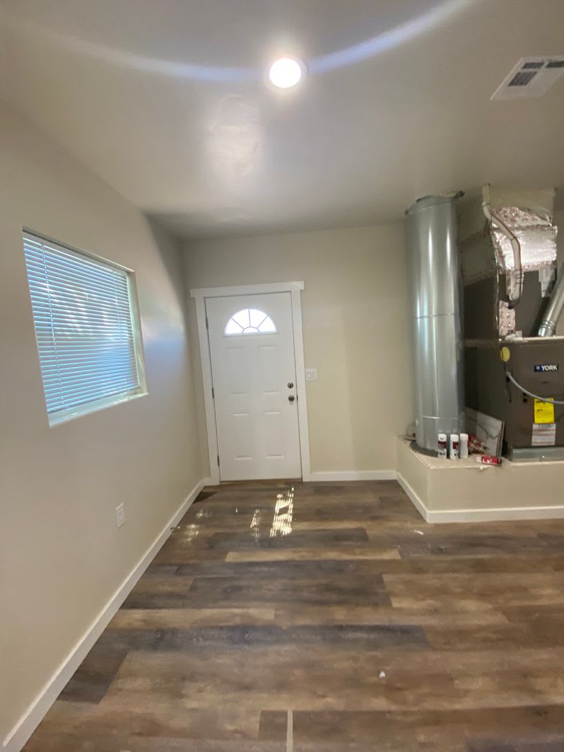 Gorgeous 2 Bedroom/1 Bathroom Home