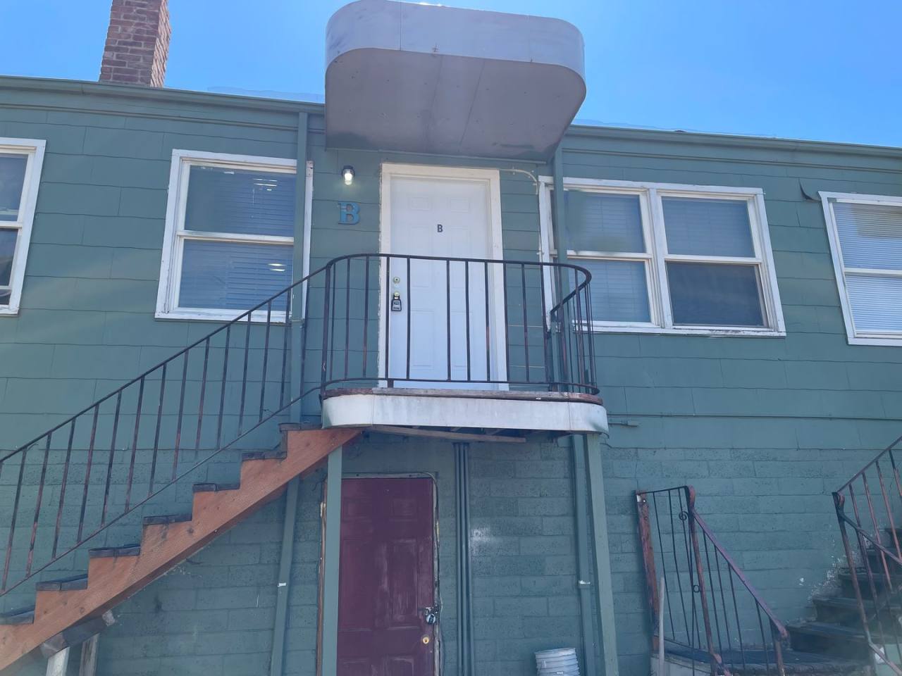 Newly Renovated-1 Bedroom 1 Bath Upstairs Apartment