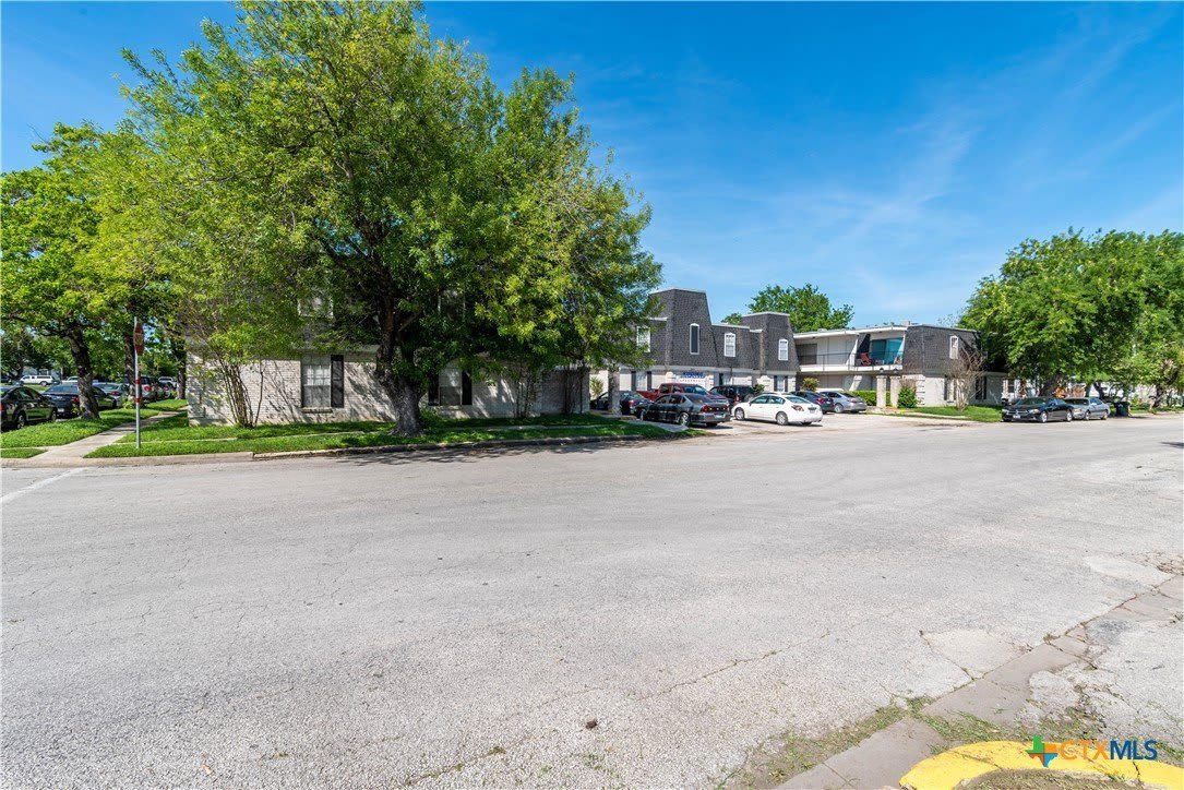 203 E Bowie Street unit: 1