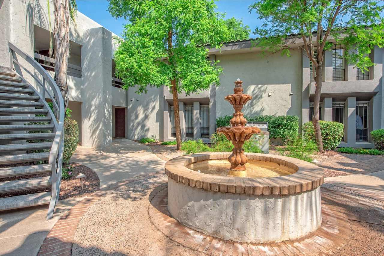 5225 N 24th St #105 Phoenix, AZ 85016