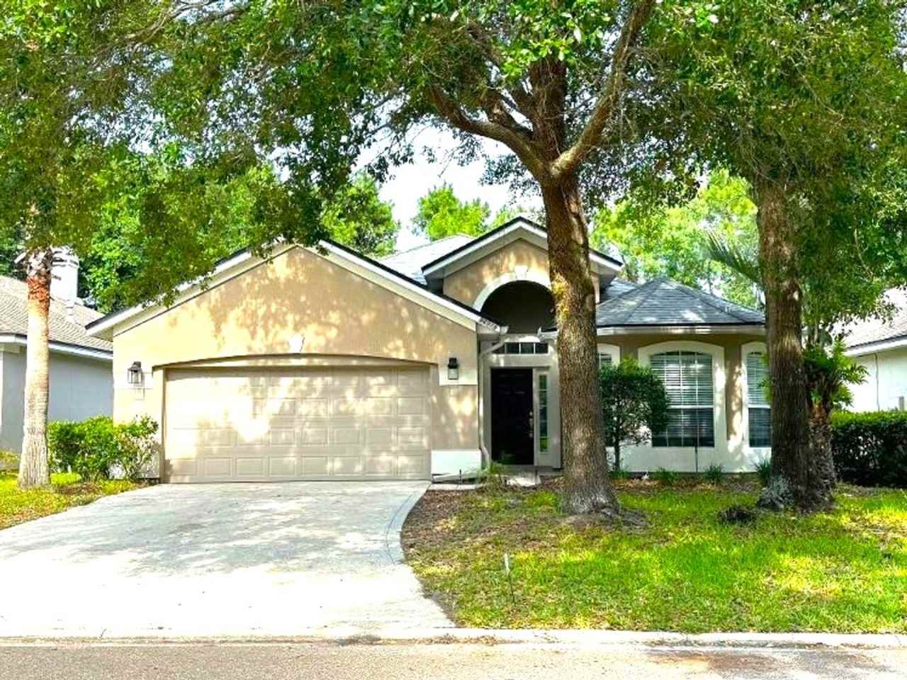 North Hampton! Amenities Galore! 4 Bed, 3 Bath!