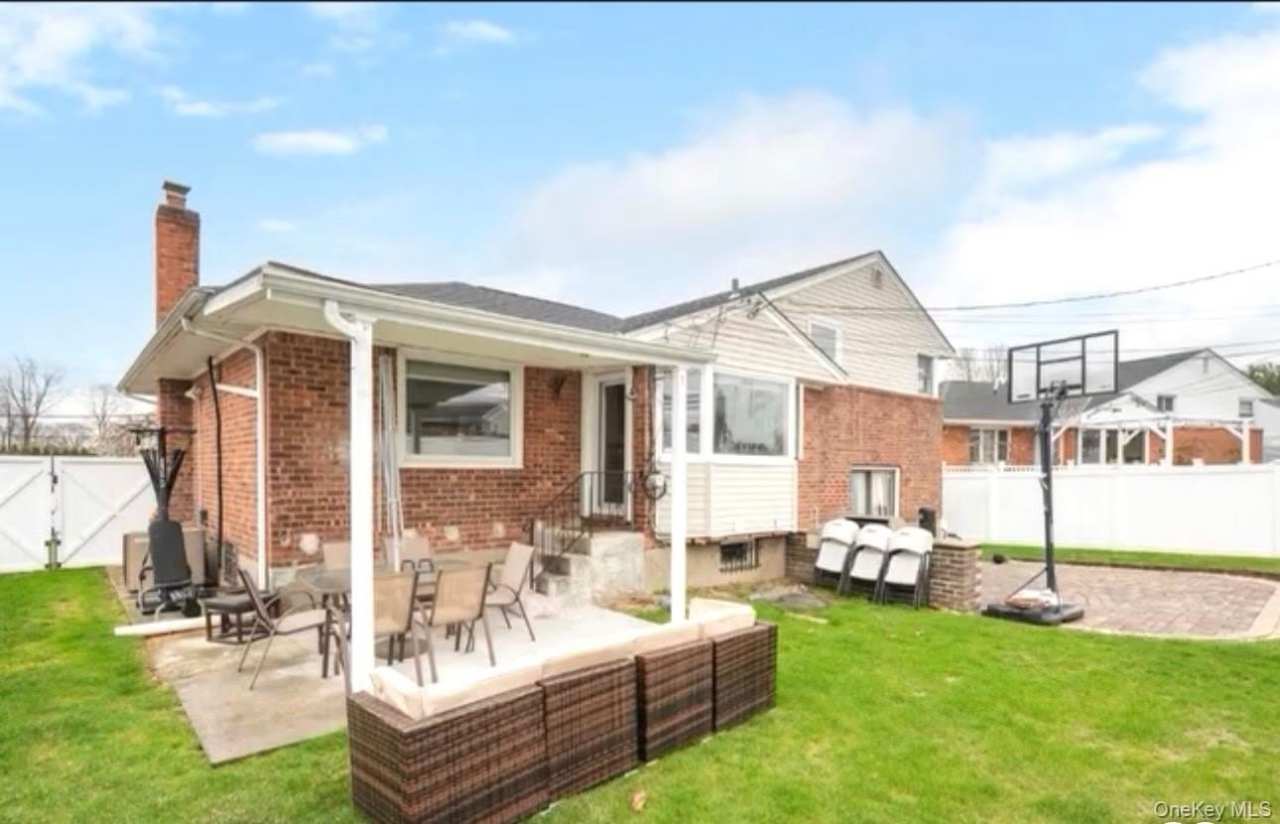 310 Southwood Circle