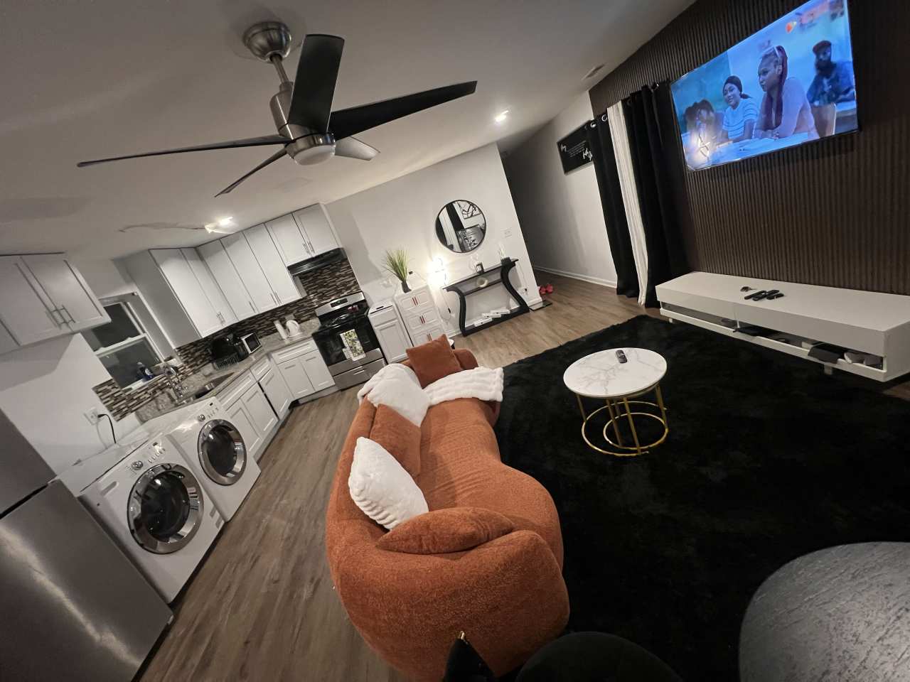 7921 South Burnham Avenue