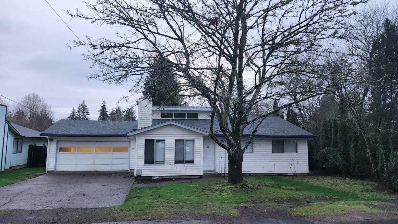 *1ST MONTH'S RENT FREE PROMO* 3 Bed 2 Bath Beaverton Home with big backyard, storage shed, A/C and fireplace!!