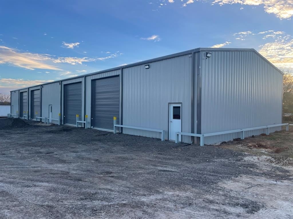 8224 I 35W Frontage Road