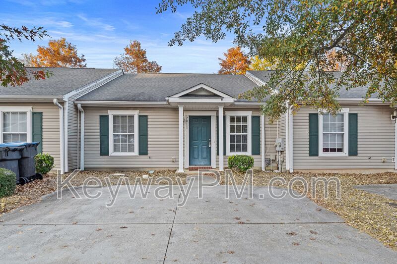 2011 Summer Valley Way