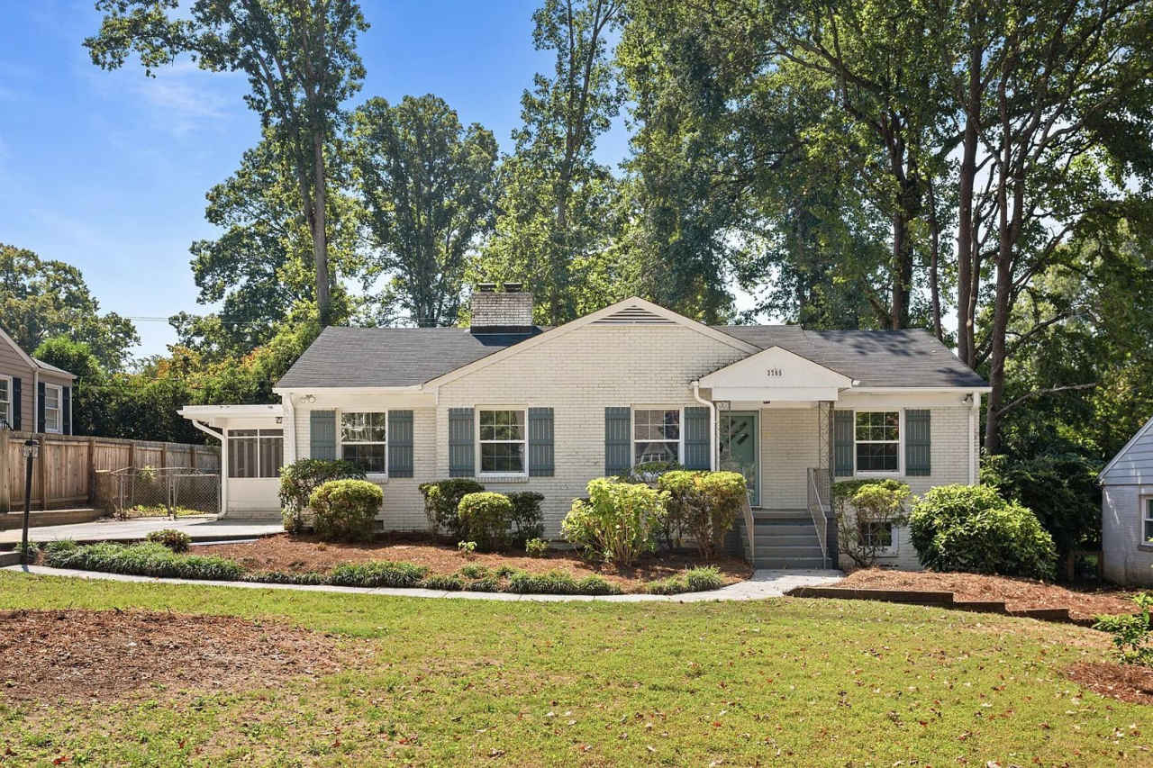 3 Bedroom with Full Basement Located off N Holden!