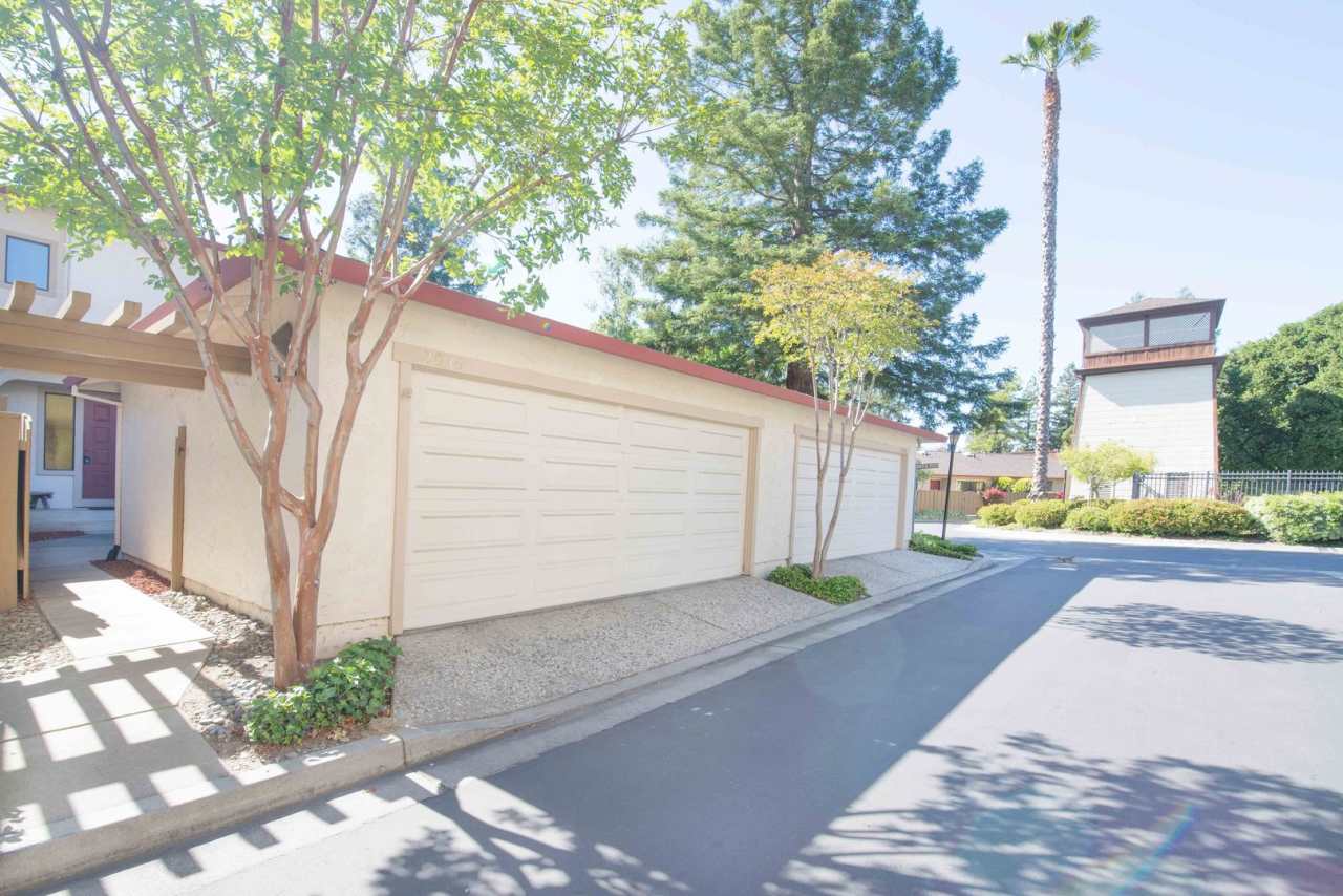 Excellent 3 Bed 2.5 Bath Town Home!