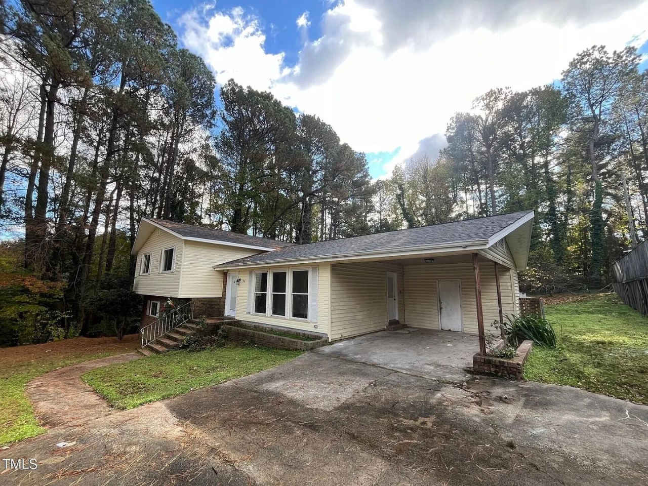 Room in 6 Bedroom Home at Forge Rd