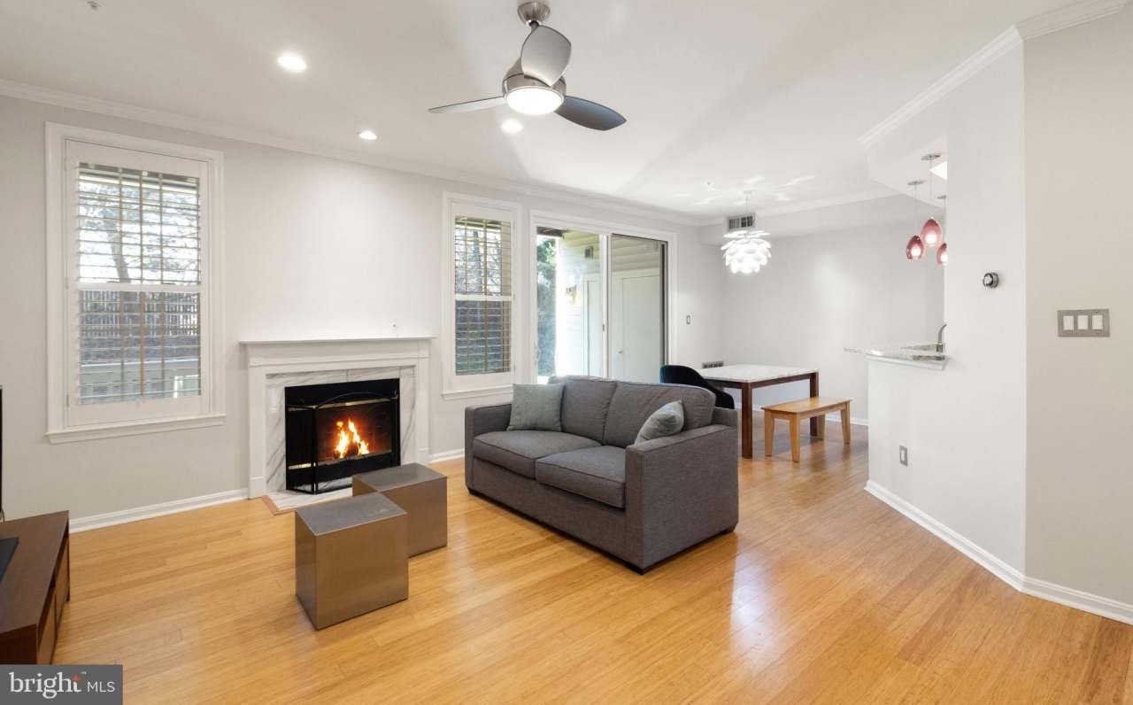 6944 ELLINGHAM Circle unit: A