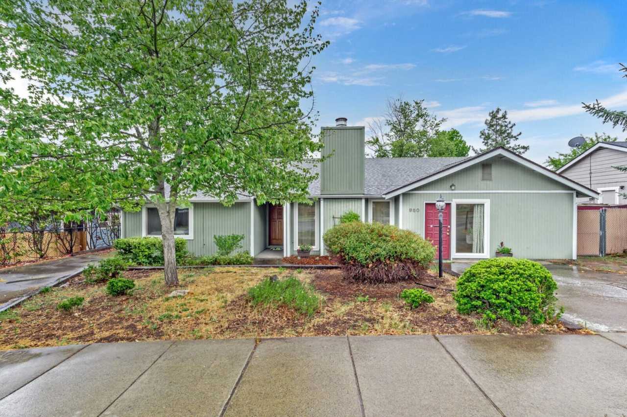 Three bed, Two bath home | Available November 1