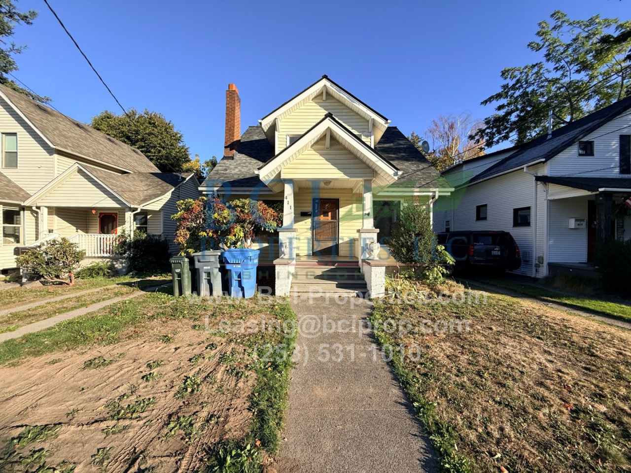 Beautiful 4 Bedroom Home Available in Downtown Puyallup! A MUST SEE-