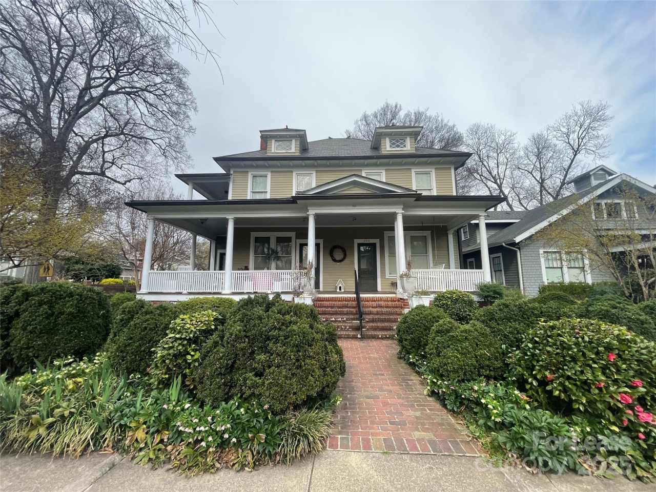 501 E Kingston Avenue unit: D