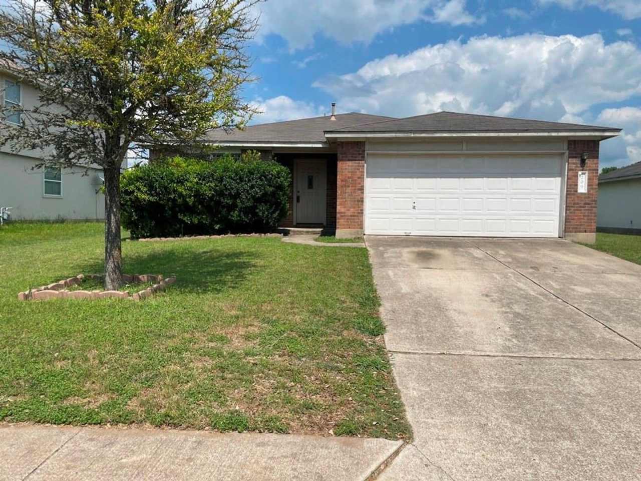 Nice 4 bedroom available in Riverside Grove subdivision!