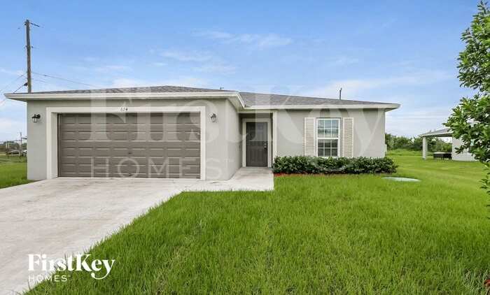 674 Southwest Backert Avenue