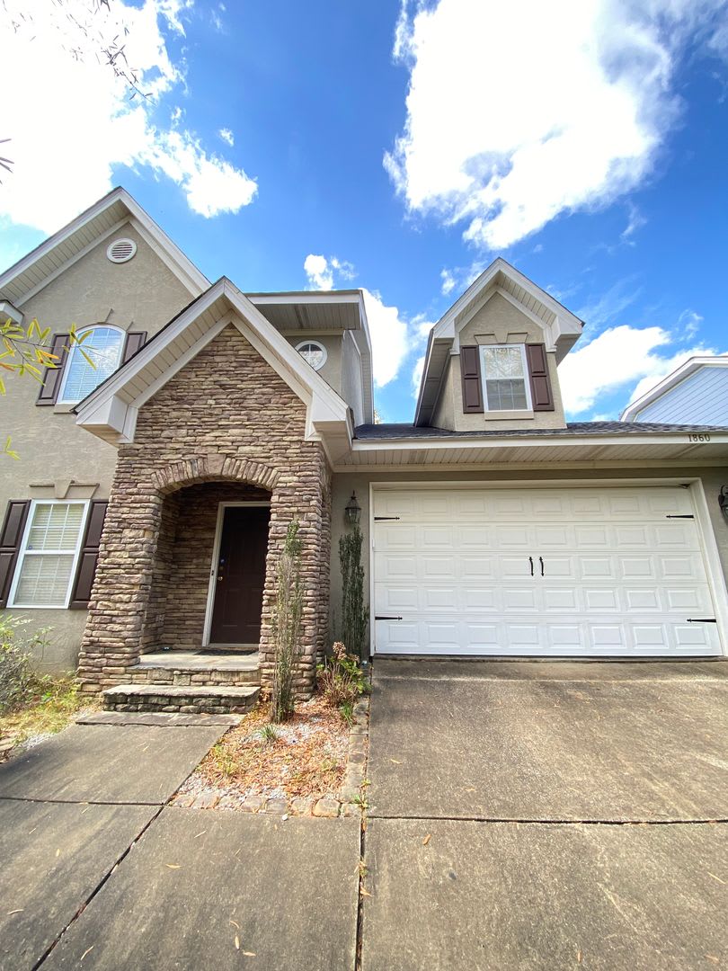 Spacious 4-Bedroom Home Near Tiger Town  Moore’s Mill!