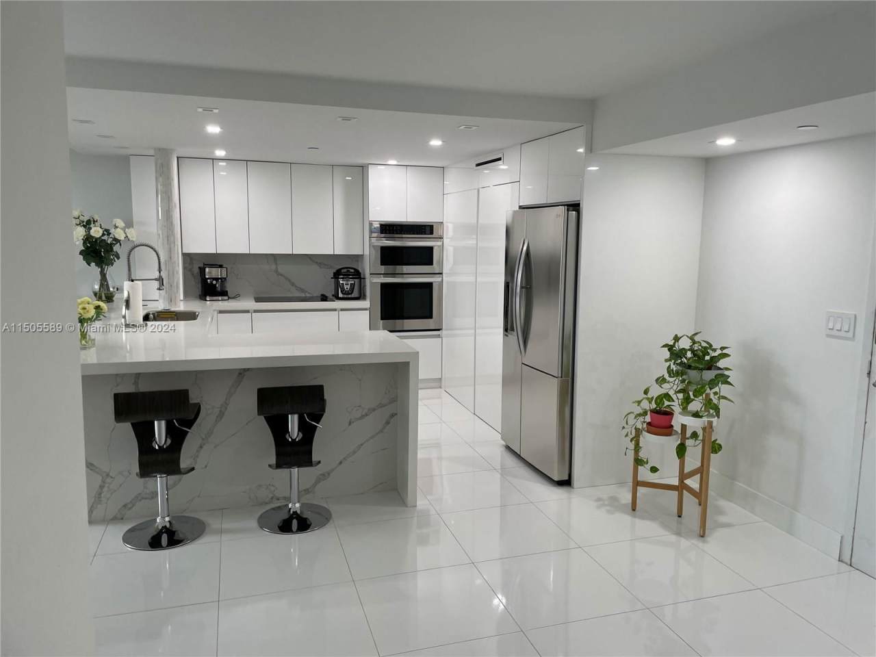 911 East Ponce De Leon Boulevard